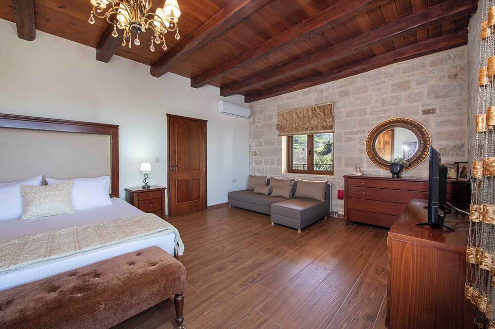 Geroulios Estate l Weddings, Events & Yoga Retreat in Chania region