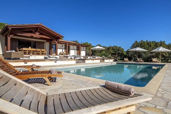 Villa for 15 people, with garden - 1