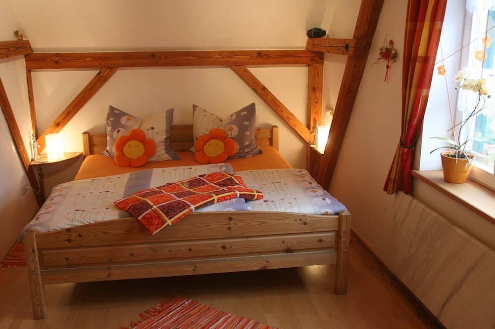 Ganze Wohnung, Ferienwohnung (75qm) für bis zu 6 Pers. mit 2 Schlafzimmern und Sauna in Willanzheim, Fränkisches Weinland