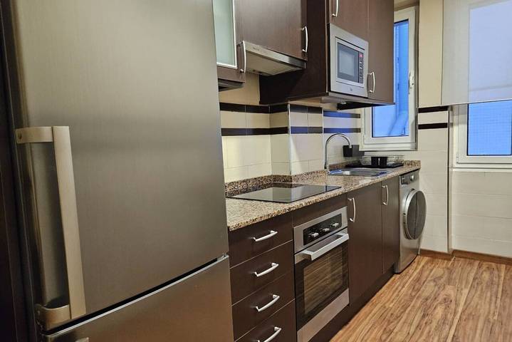 Apartamento entero, 135C2 Apartamento moderno en la playa in Distrito Centro (Gijón), Gijón