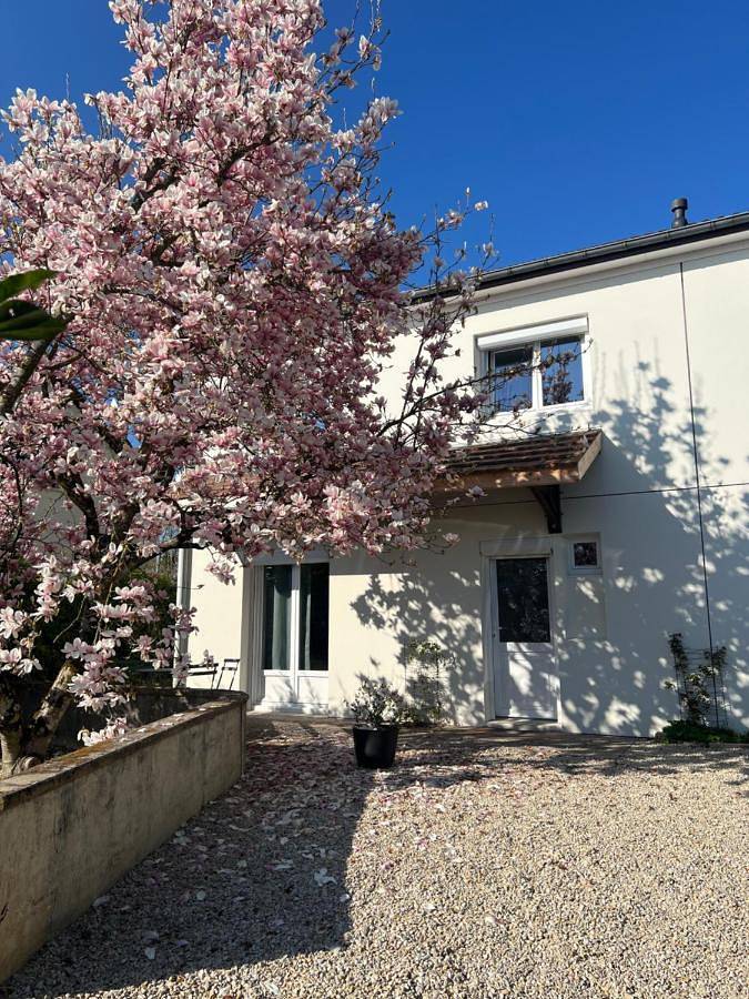 Location de vacances pour 8 personnes, avec jardin dans Ambrières