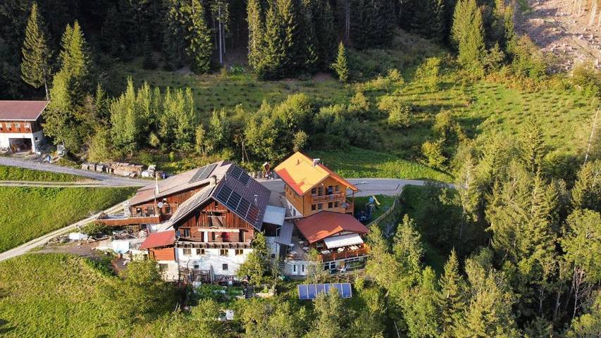 Ferienwohnung für 2 Personen, mit Balkon und Terrasse sowie Garten und Sauna