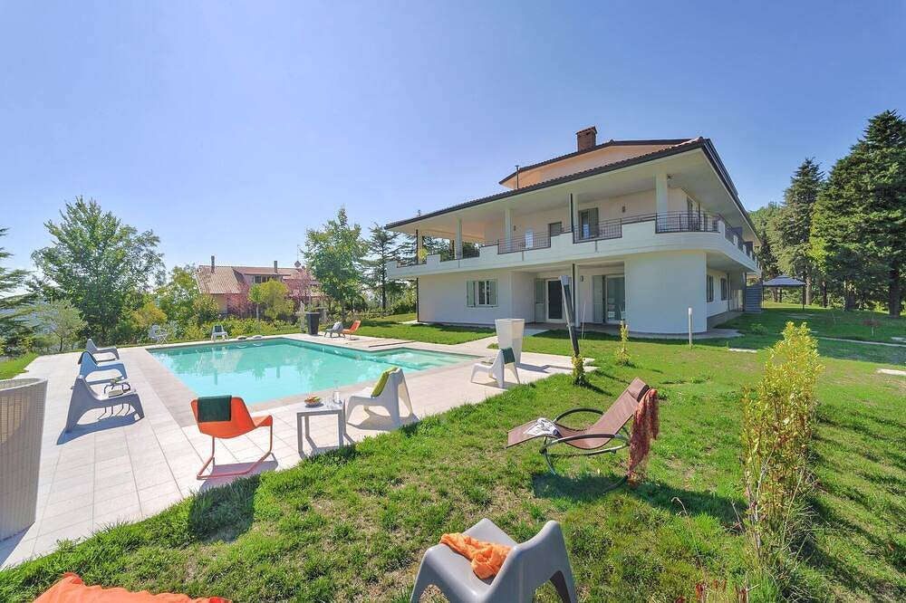 Ganze Wohnung, Wohnung in Tavullia mit Meerblick in Tavullia, Pesaro-Urbino