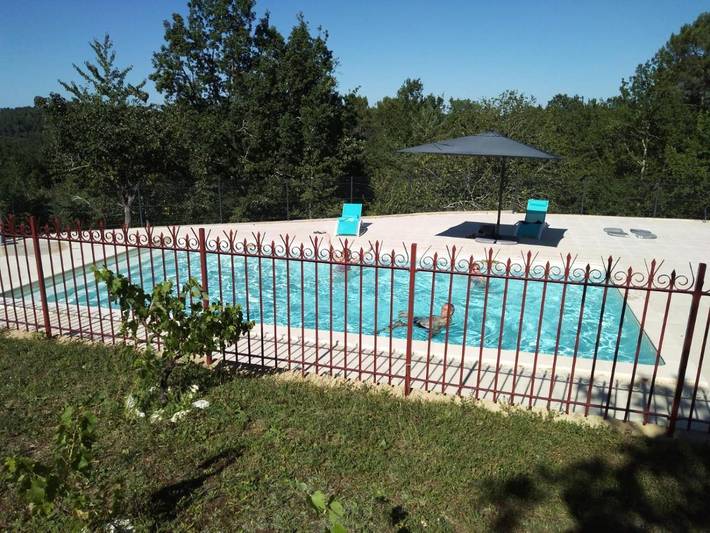 Location de vacances pour 10 personnes, avec vue ainsi que piscine et jardin à Saint-André-d'Allas - 2