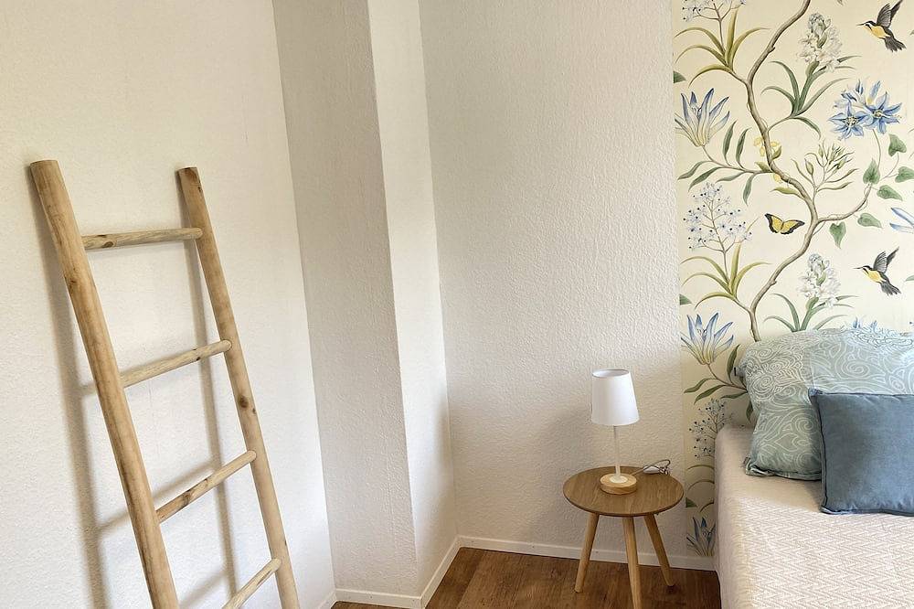 Ganze Wohnung, Sommer Garten neben Duisburg Hbf in Duisburg, Ruhrgebiet