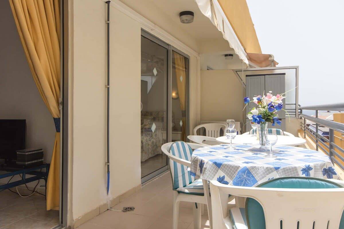 Entire apartment, Santa Maria 65 - Two Bed in Playa Puerto Colón, Adeje