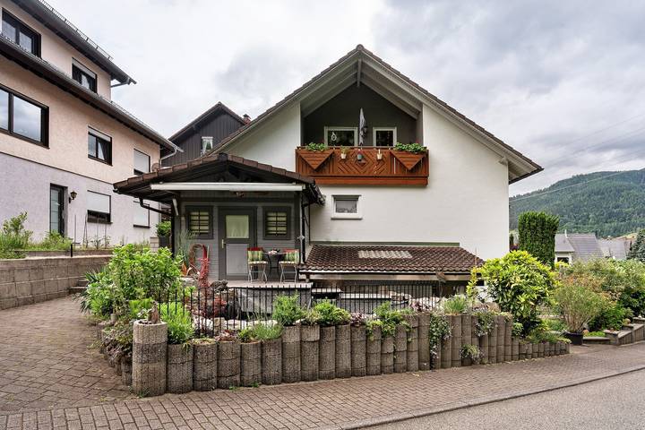 Geheel appartement, Appartement 'Zapf' met gedeeld terras, gedeelde tuin en Wi-Fi in Forbach, Noordelijk Zwarte Woud