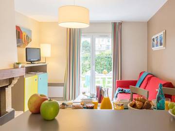 Camping pour 6 Personnes dans Saint-Sauveur-de-la-Mer, Côte Fleurie, Photo 1