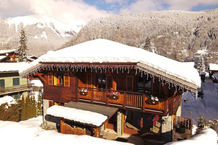 Chalet für 18 Personen, mit Sauna und Garten sowie Whirlpool, mit Haustier