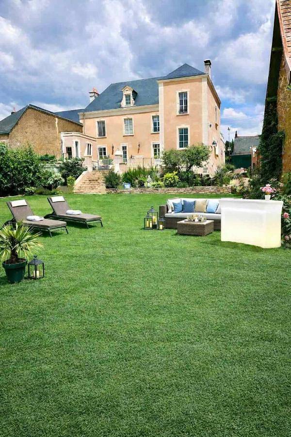 Chambre d’hôte pour 2 personnes, avec Jacuzzi et Terrasse ainsi que Jardin et Piscine à Écommoy