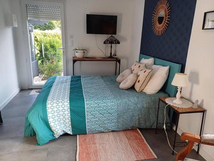 Gîte pour 2 personnes, avec jardin et terrasse à Ruaudin