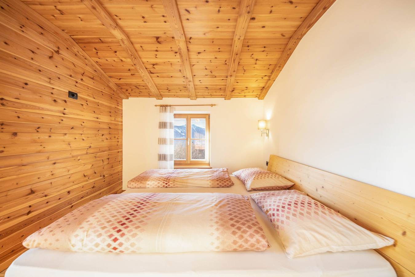 Ganze Wohnung, Ferienwohnung "Malgorerhof Sonja" mit Bergblick, Wlan & Gemeinschaftsgarten in Oberglaning, Jenesien