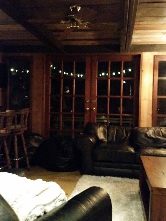 Charmantes Cedar Chalet mit eigenem Whirlpool und Feuerstelle in Glacier, Mount Baker-Snoqualmie Nationalwald
