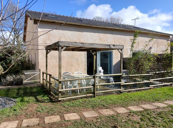 Gîte pour 5 personnes, avec terrasse et jardin