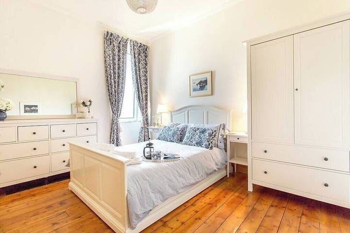 Ganze Wohnung, Log Fire City Center Apartment - kostenlose Protokolle zur Verfügung gestellt in Edinburgh, Edinburgh und Lothian