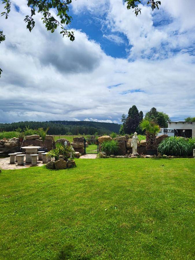 Ferienhaus für 4 Personen, mit Whirlpool und Terrasse sowie Garten und Pool in Landscheid
