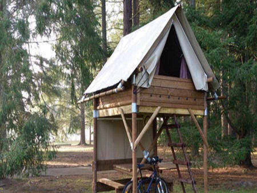 Camping  Villages Rives d'Olt et Aubrac - Accommodatie 2 personen - Cyclo-tent 1 slaapkamer 2 personen in Saint-Geniez-d'Olt-et-d'Aubrac, Parc naturel régional de l'Aubrac