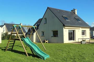Location de vacances pour 6 personnes, avec jardin et terrasse à Pouldergat