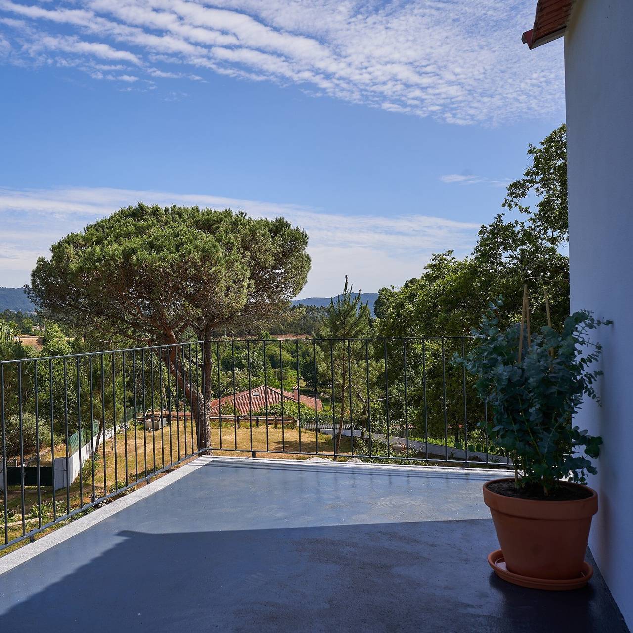 Farmhouse 'Sky House By Everkind' with Mountain View, Wi-Fi and Air Conditioning in Nogueira, Meixedo e Vilar de Murteda, Viana do Castelo District