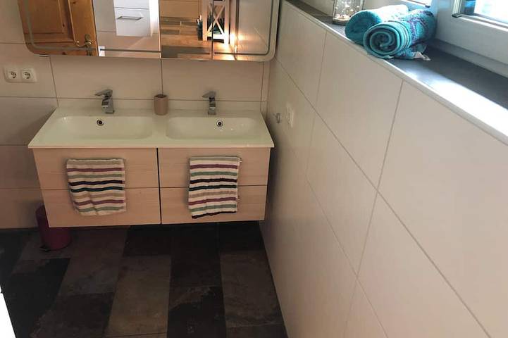 Ganze Wohnung, Komfortable Ferienwohnung mit Charme. Optimal für Familien, Paare und Freunde in Bad Goisern, Dachstein Salzkammergut