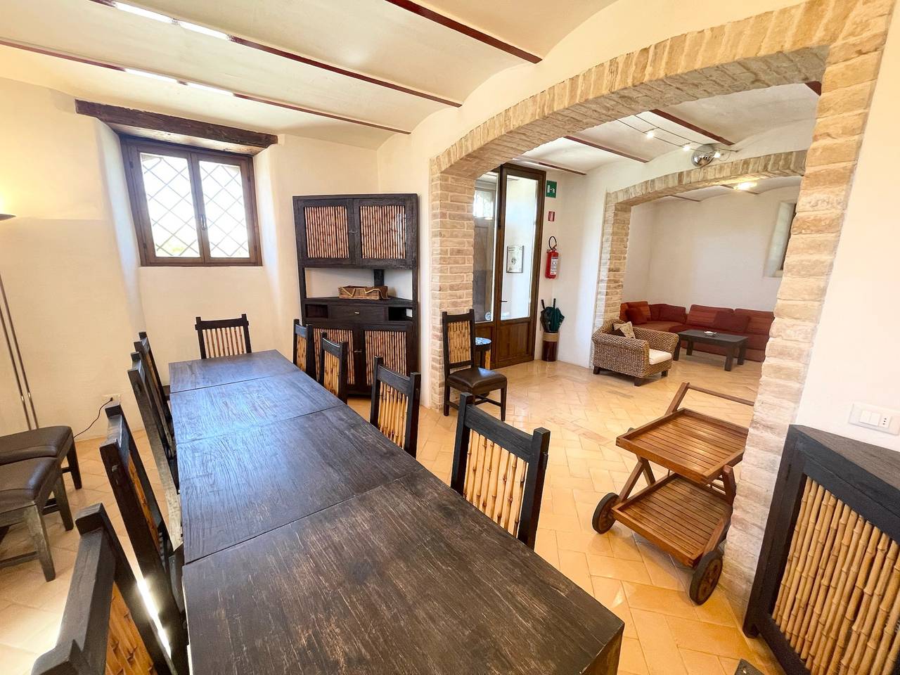 Tranquilita Yoga avec studio - un lieu de fête idéal avec bar de piscine - peut accueillir 20 personnes in Spoleto, Province de Pérouse