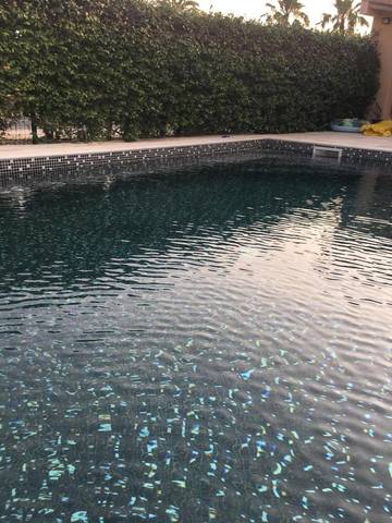 Maison d’hôte pour 6 personnes, avec piscine ainsi que vue et jardin, animaux acceptés à Théza