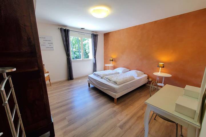 Villa 230m2 climatisée, accès Pmr, piscine et jardin privés, Cèze et Ardèche in Saint-Alexandre, Région de Nîmes
