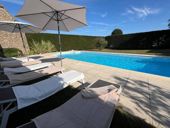 Location de vacances pour 10 personnes, avec piscine ainsi que vue et jardin à Fontaine-sous-Jouy - 2