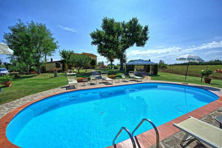Casa vacanza per 12 persone, con piscina in Castiglion Fiorentino