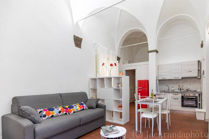 Entire apartment, Apartment 'La Casina Di T and L - Loft A' with Wi-Fi and Air Conditioning in Lucca, Lucca Province