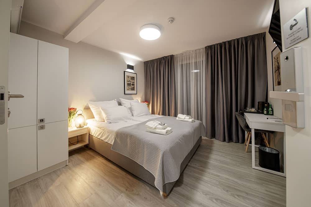 2-person hotel rooms close to the Warsaw airport in Warsaw, Masovia