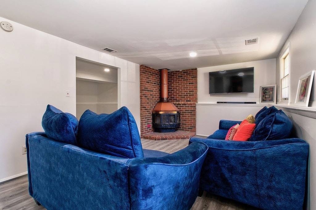 Modern Creative Home Nestled Minutes From Dc in Arlington (VA), Arlington County