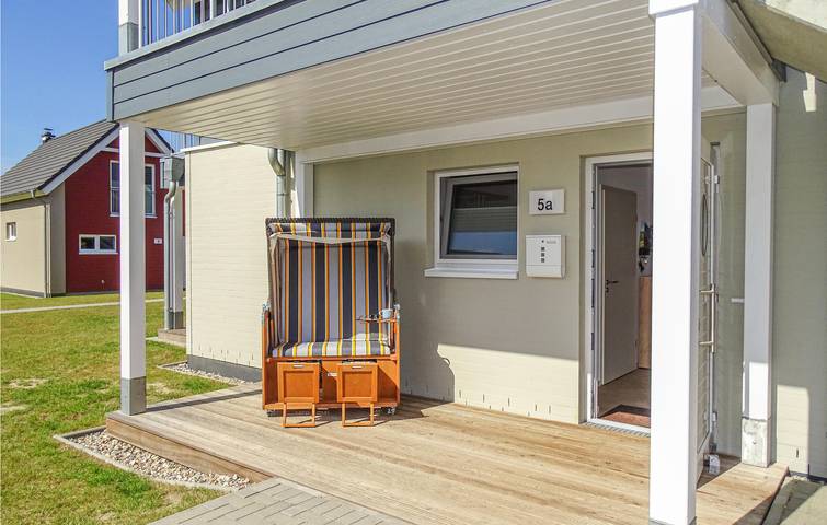 Ganze Ferienwohnung, Büsum Strand Appartement mit Parkplatz & Terrasse in Büsum, Kreis Dithmarschen
