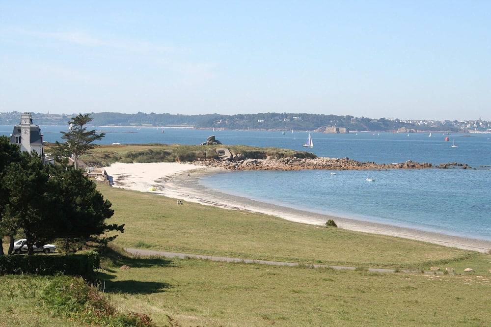 Maison Vue Exceptionnelle Sur Mer A 150 M. du sentier côtier in Plougasnou, Ceinture Dorée