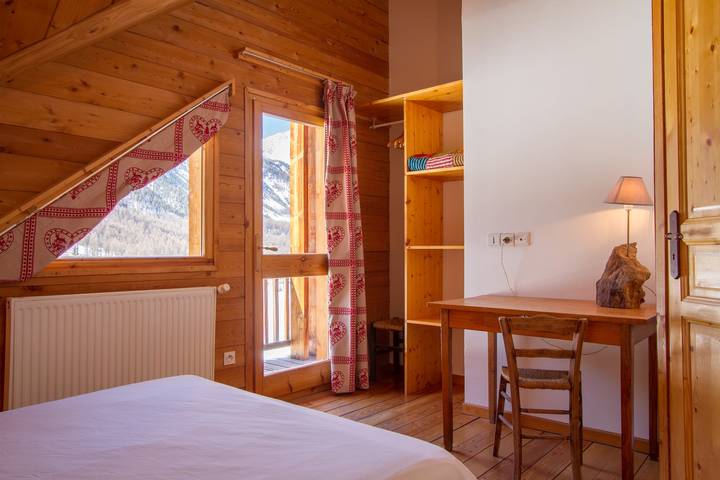 Gîte pour 10 personnes, avec balcon, adapté aux familles à Névache - 3