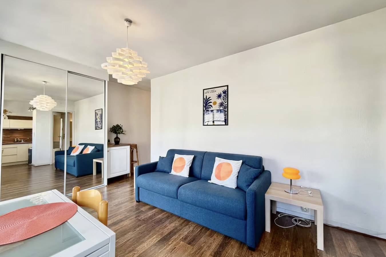 Hel studio-lejlighed, Studio w/ balcony - 1 min to beach & train in Juan-les-Pins, Antibes