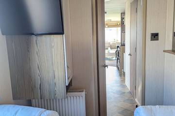 Static Caravan for 8 People in Weymouth, Jurassic Coast, Photo 1