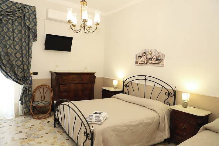 Apartamento entero, Paradiso dell'Etna: Cozy Apartment with a Balcony and Terrace Overlooking Mount Etna in Zafferana Etnea, Etna