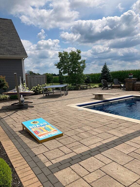 2A2J Barn pool Getaway 9 miles to Wec in Ohio