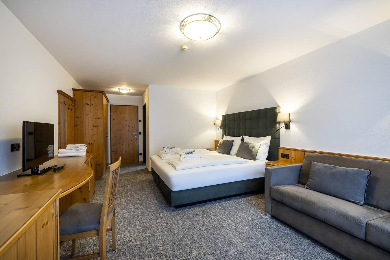 Ganze Ferienwohnung, Zimmer Deluxe (2-4 Pers.) Du/Wc in Flachau, Ski Amadé