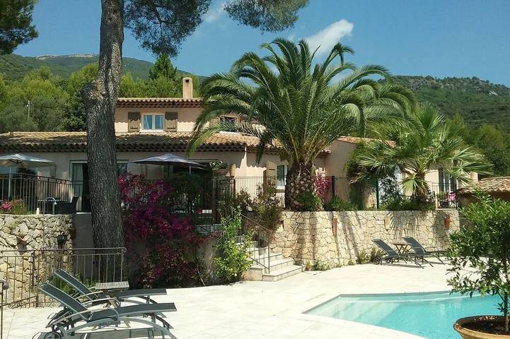 Gîte pour 2 personnes, avec terrasse et jardin - 1