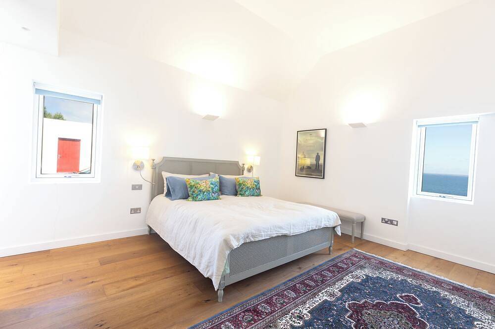 Luxury 2-bedroom cottage in spectacular location on Achill in Achill Island