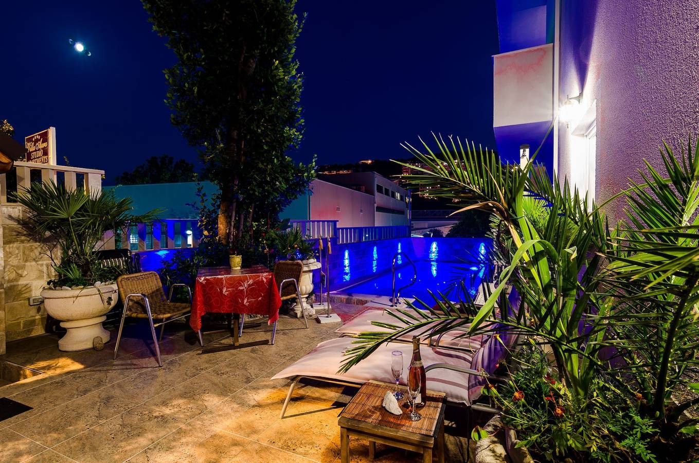 Entire studio, Apartments Aura - Comfort Studio Apartment 2 with shared swimming pool in Dubrovnik, Grad Dubrovnik