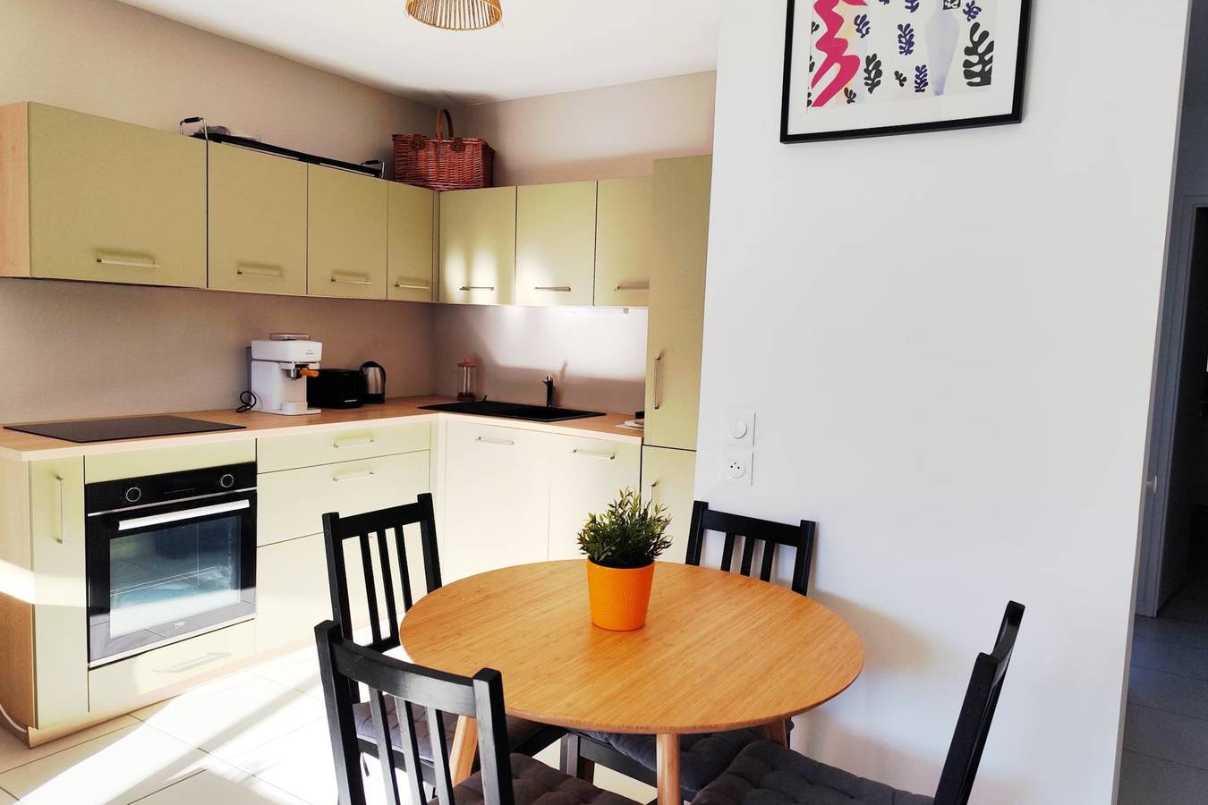 Appartement entier, Appartement avec balcon proche de la Gare St Jean in Bordeaux, Région de Bordeaux