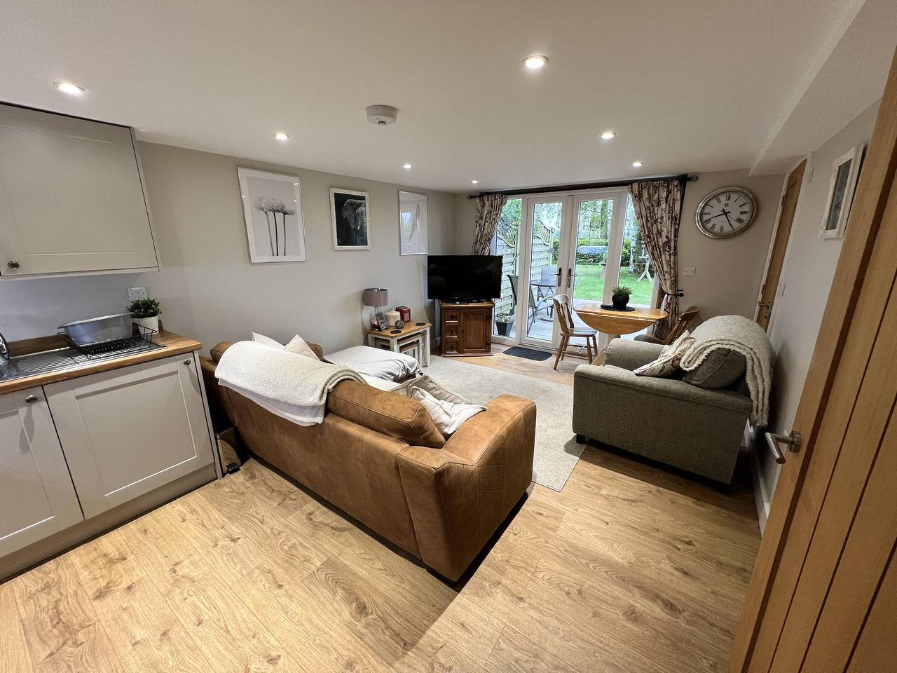 Rural Cottage-Full Kitchen-Pets Ok-Paddock in Shropshire