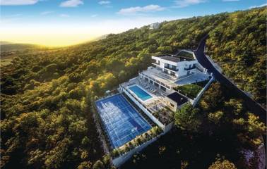 Ferienhaus für 20 Personen, mit Pool und Whirlpool sowie Sauna und Terrasse in Kroatien