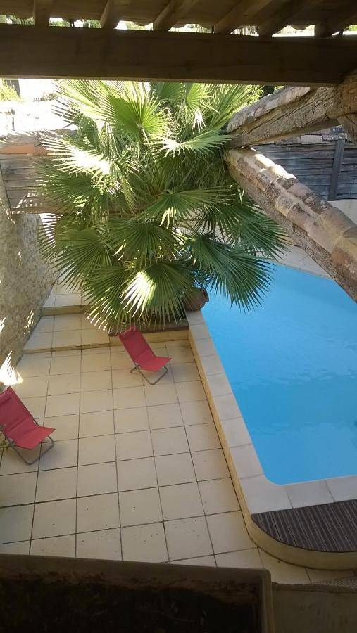 Location de vacances pour 10 personnes, avec Terrasse et Piscine à Fontcouverte