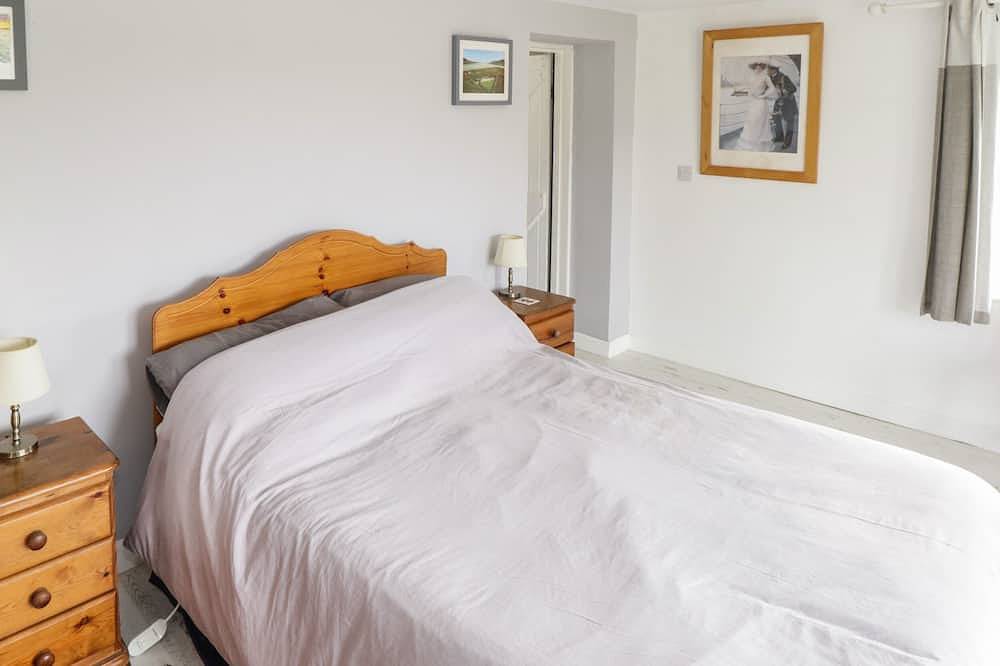 Sound Cottage, pet friendly in Achill Island, County Mayo in Doogea ED, Acaill