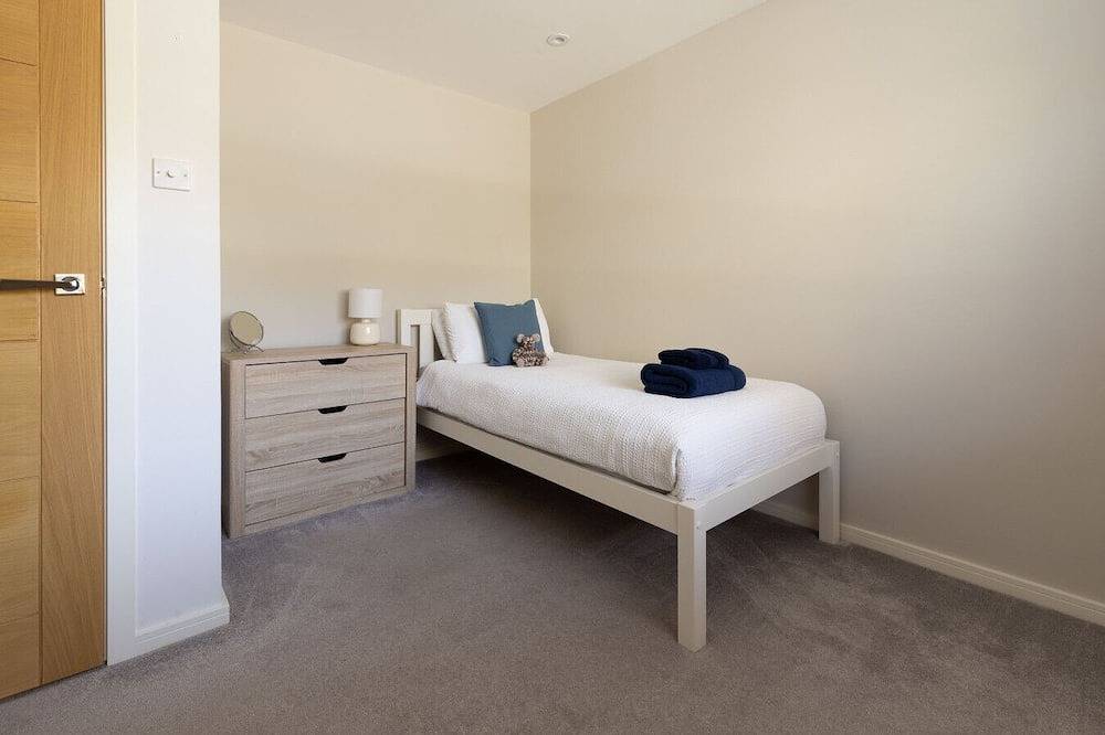 New to Vrbo: Spacious Lerwick Home, Sea View, Wood Stove in Shetland Islands