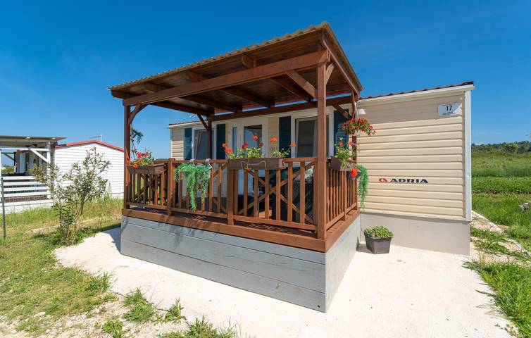 Camping für 4 Personen, mit Terrasse und Garten in Zadar